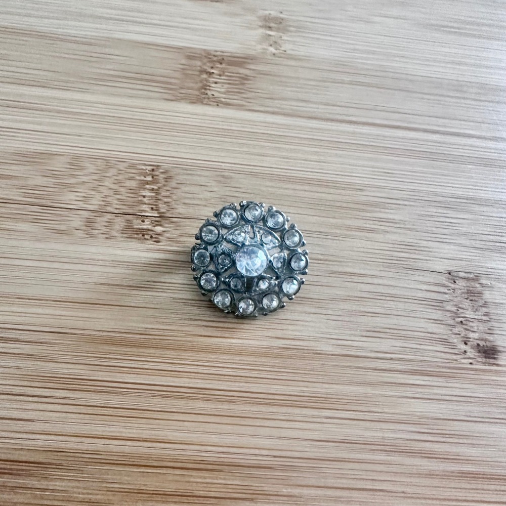 Vintage Silver Tone Rhinestone Sunburst Round Brooch Pin Clear Crystal Floral - Picture 4 of 7